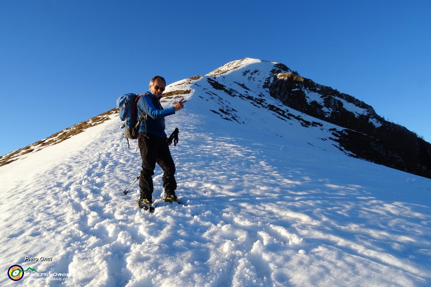 93 Bella Cima Vaccaro rivestita di neve e di sole !.JPG